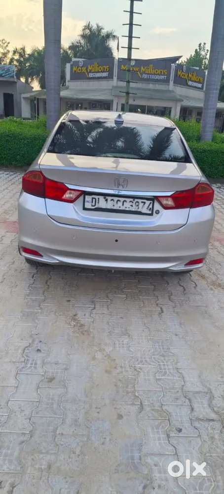 Honda City 1.5 V 2014