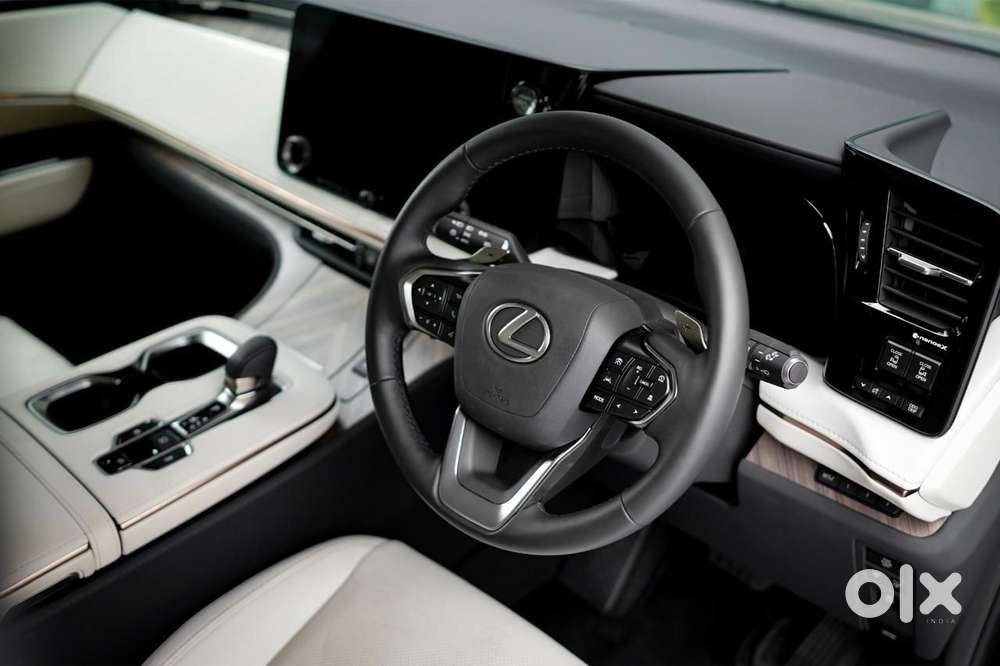 Lexus Lm 350h 4 Str Ultra Luxury, 2025, Petrol