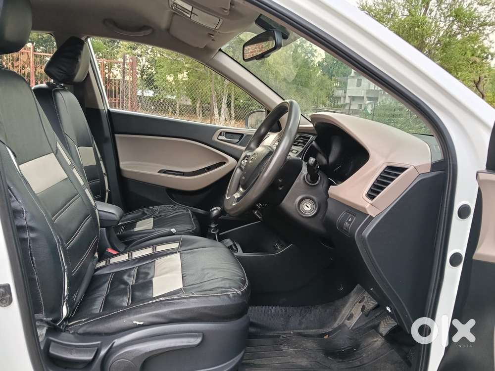 Hyundai Elite I20 Sportz (o) 1.2, 2015, Petrol