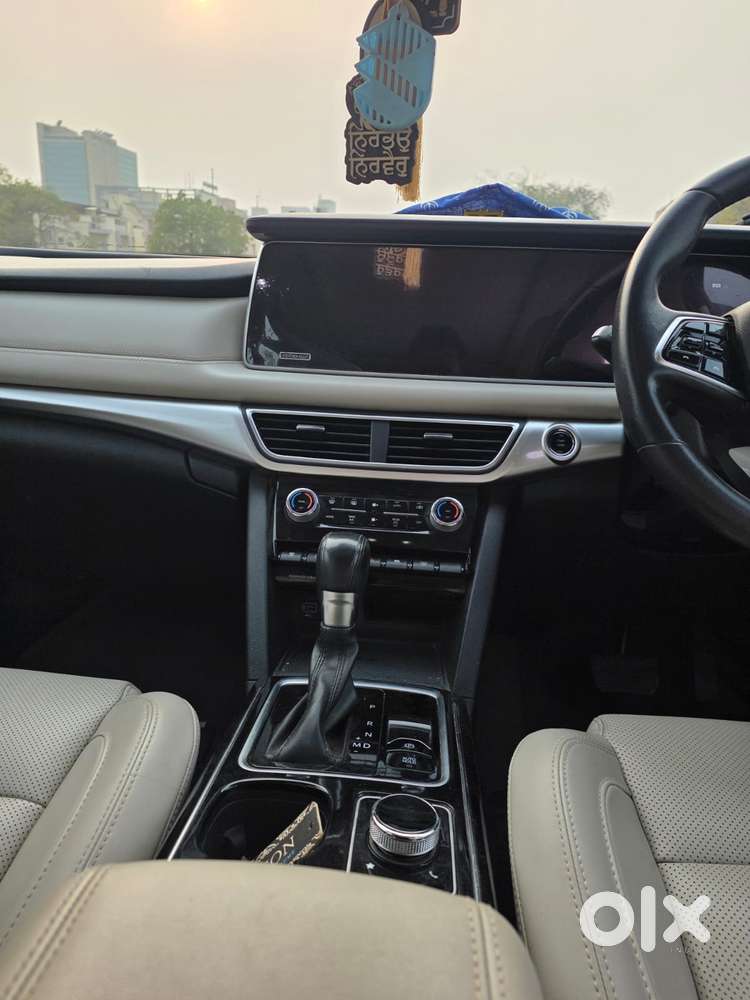 Mahindra Xuv700 Ax7 Luxury Pack Awd, 2022, Petrol