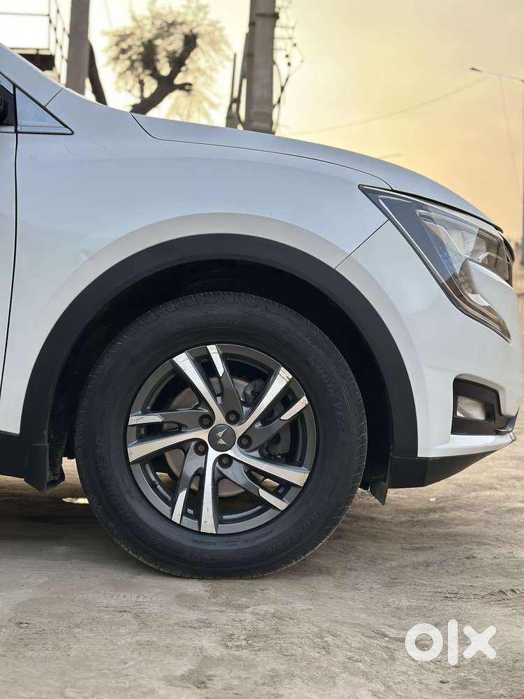 Mahindra Xuv700 2.2 Ax 5 Diesel At Str, 2022, Diesel