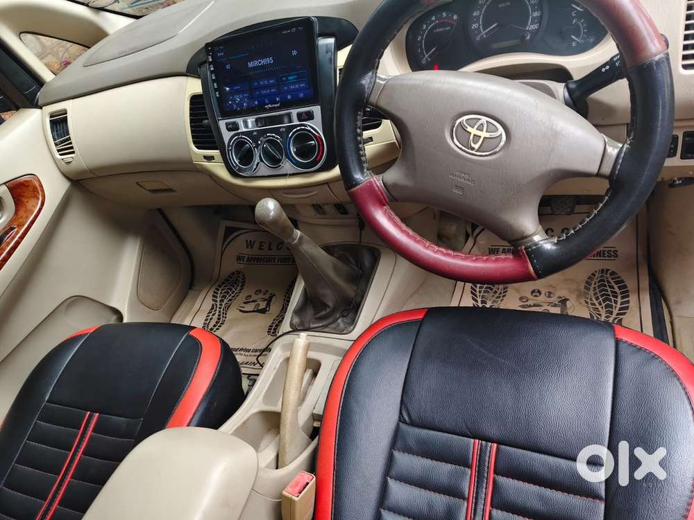 Toyota Innova V Top End Model Well Maintained