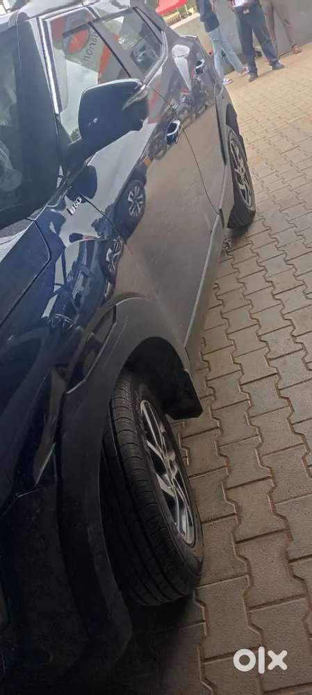 Mahindra Xuv 3xo Ax5l Mt - 2025 Petrol 1726 Km Driven