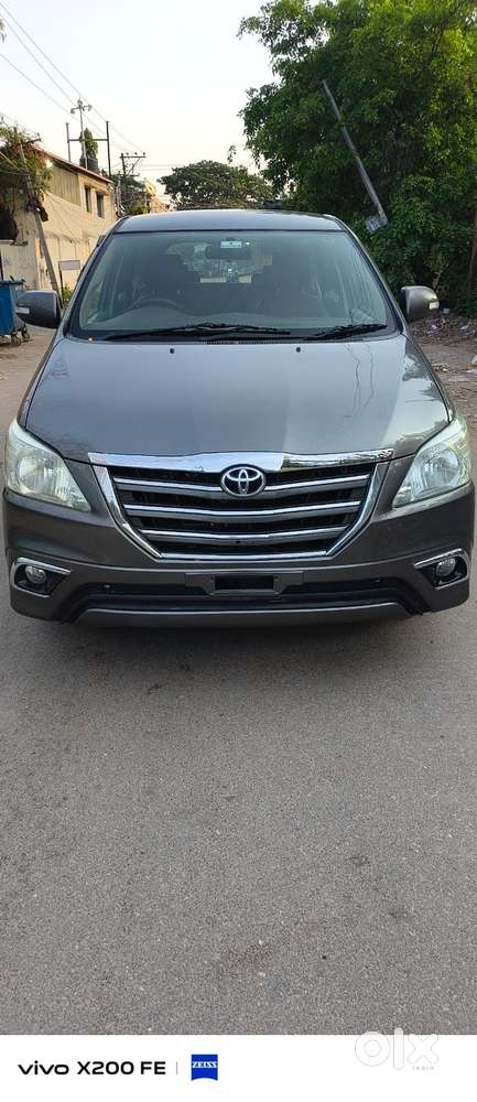 Toyota Innova 2.5 Vx 8 Str Bs-iii, 2014, Diesel