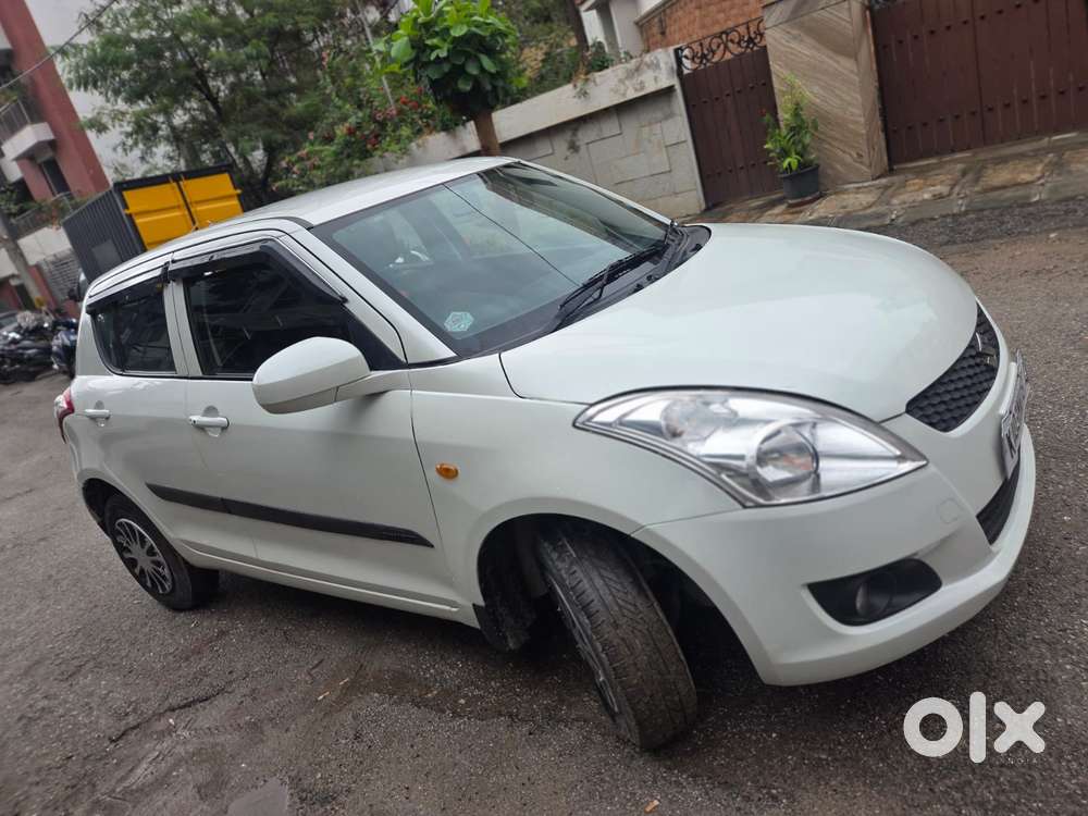 Maruti Suzuki Swift Lxi Option, 2015, Petrol