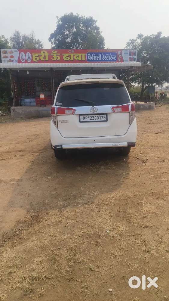 Toyota Innova Crysta 2016 Diesel Well Maintained Dec Ka Model Hai