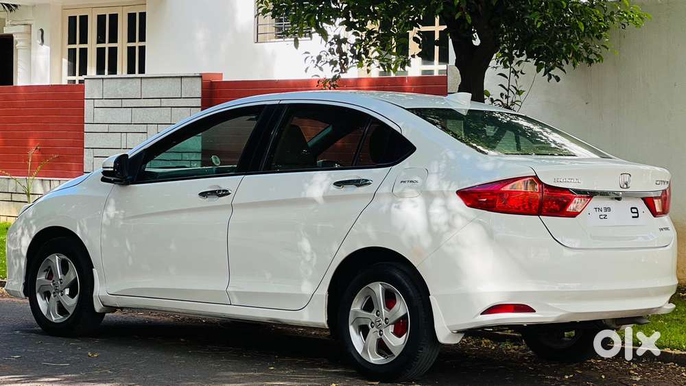 Honda City V At Sunroof I-vtec, 2016, Petrol