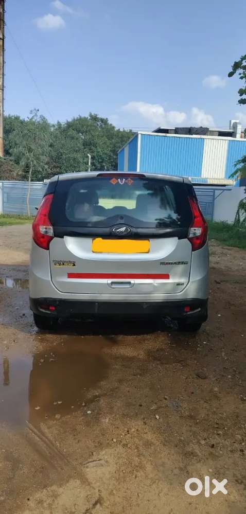 Mahindra Marazzo Diesel 2023 Yello Plate