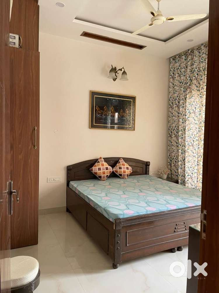 Tolet For working women who do job in reputed firms For Rent Houses