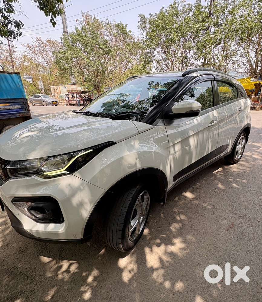 Tata Nexon Xma Amt (automatic) Petrol+cng Single Owner