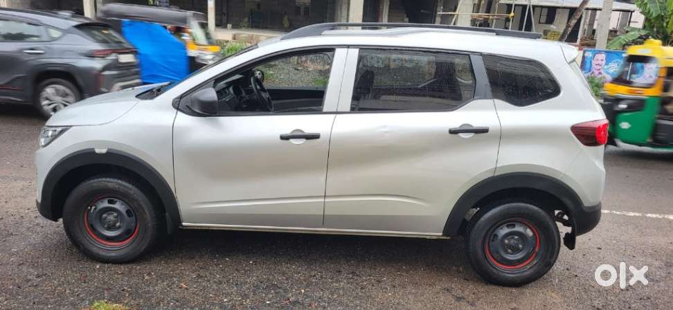 Renault Triber 1.0 Rxe, 2022, Petrol
