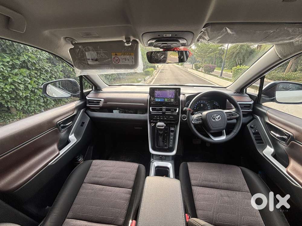 Toyota Innova Hycross 2.0 Vx Hybrid 7 Str, 2026, Petrol