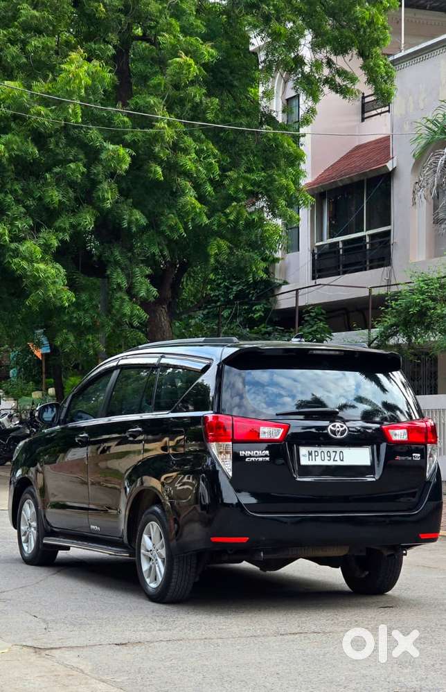 Toyota Innova Crysta [2020-ongoing] 2.4 Gx 8 Str, 2023, Diesel