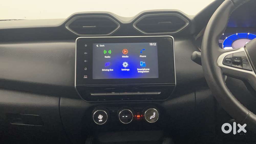 Nissan Magnite 1.0 Xv Premium, 2023, Petrol