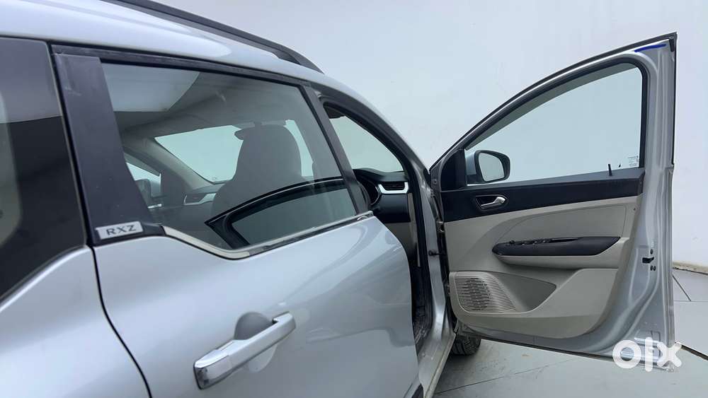 Renault Triber Rxz, 2020, Petrol