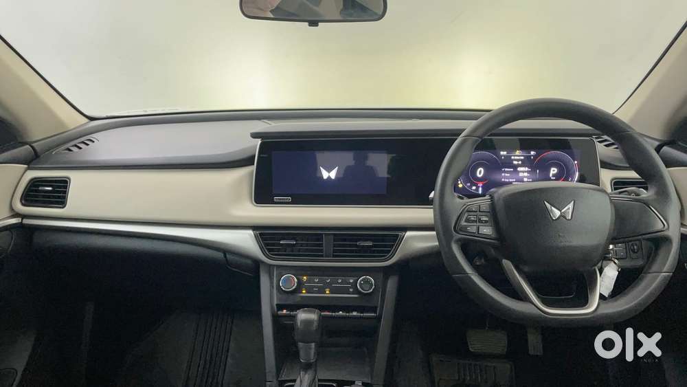 Mahindra Xuv700 2.0 Ax 5 Petrol At Str, 2022, Petrol