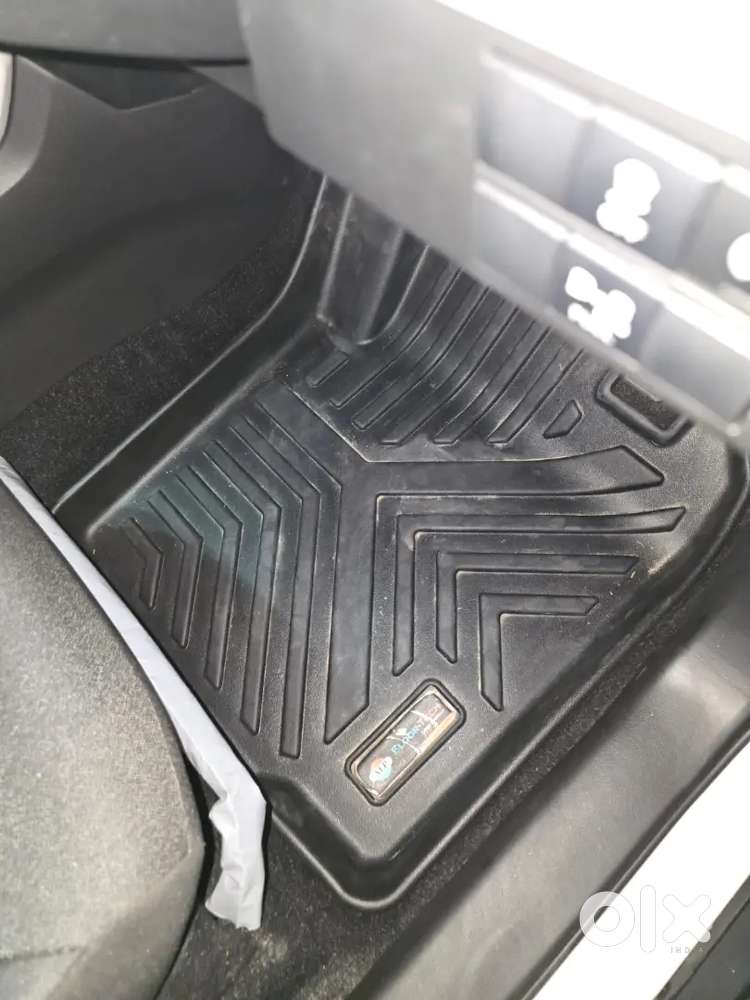 Maruti Suzuki Victoris 2026 Cng & Hybrids 2000 Km Driven