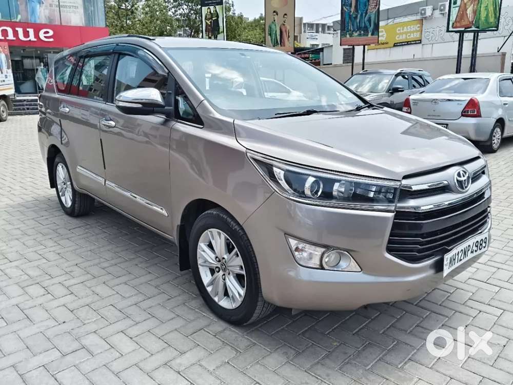 Toyota Innova Crysta 2.8 Zx At 7 Seater, 2016, Diesel