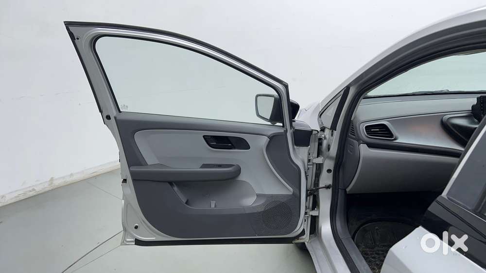 Tata Altroz 1.2 Xm, 2020, Petrol