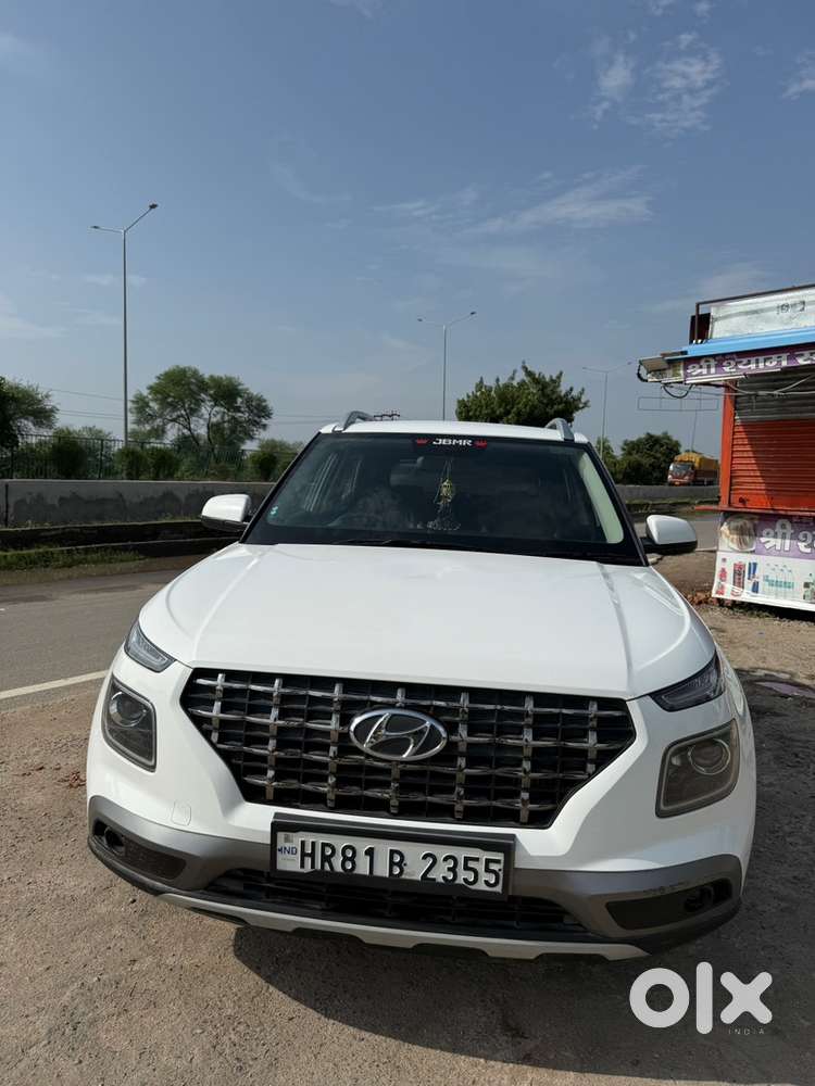 Hyundai Venue Petrol 2022