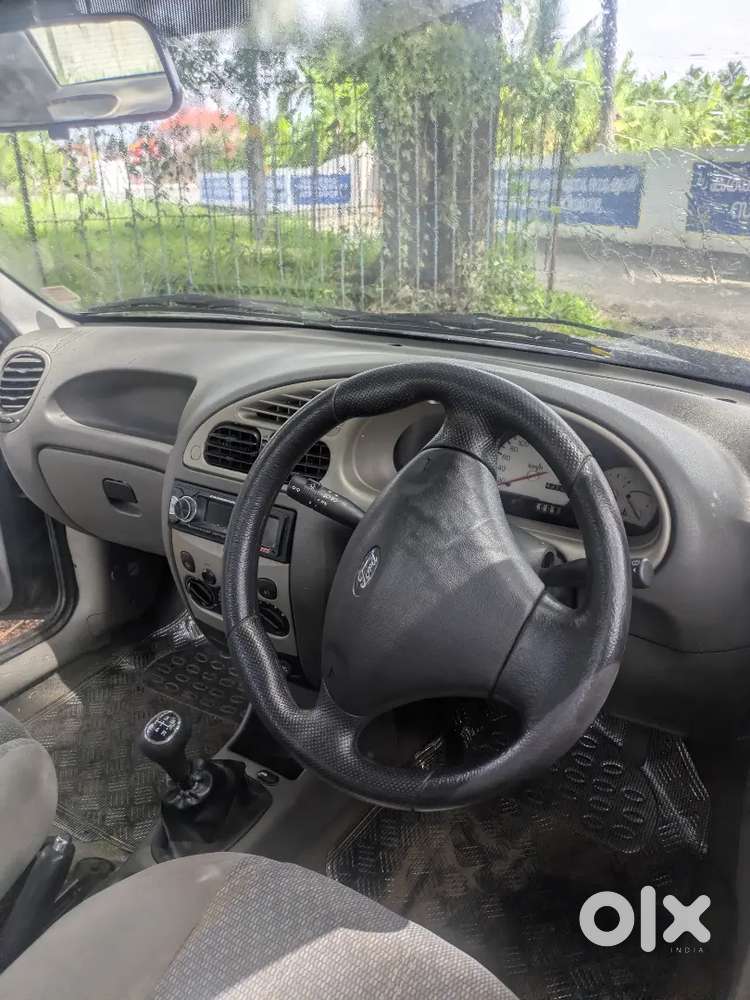 Ford Ikon 1.6 Zxi Petrol Manual 2005