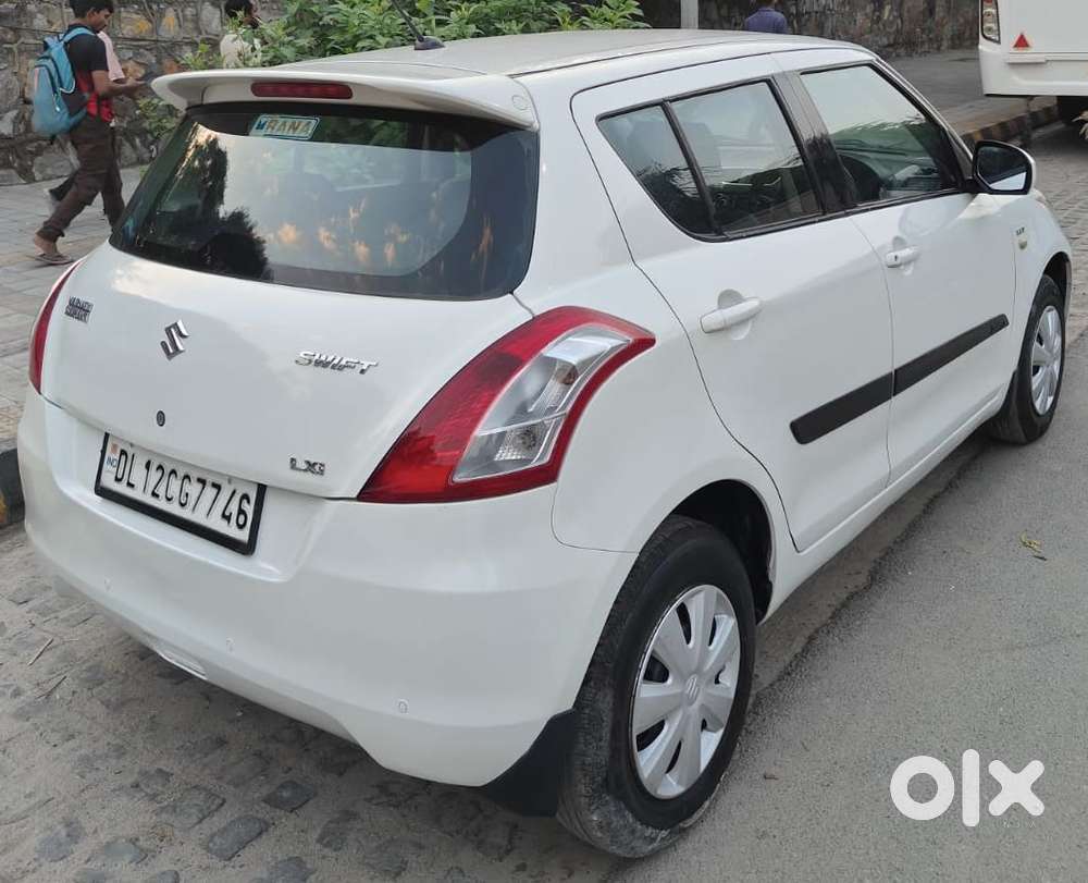 Maruti Suzuki Swift Lxi Option, 2015, Petrol