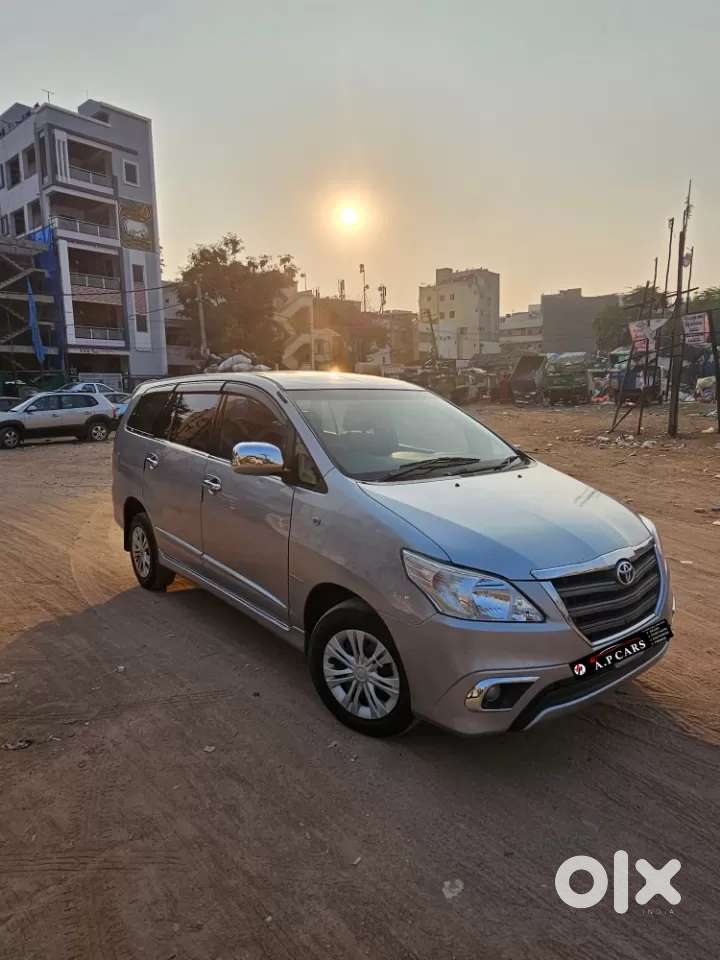 Toyota Innova 2.5 Gx 8 Str Bs-iii, 2015, Diesel