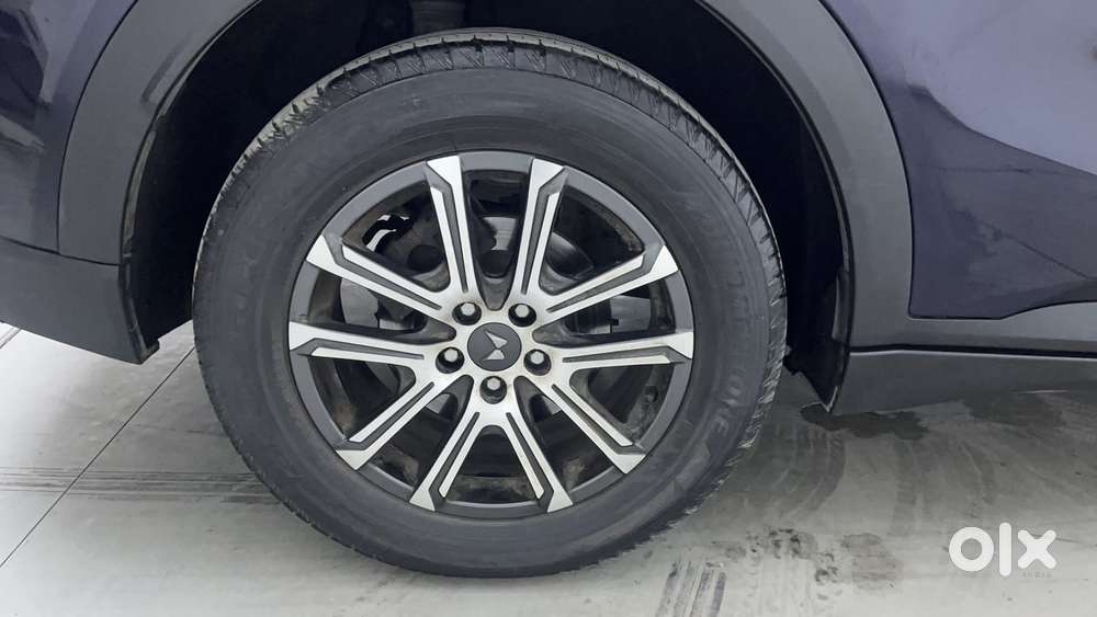 Mahindra Xuv700 2.2 Ax 7 Diesel At Luxury Pack Str, 2022, Diesel