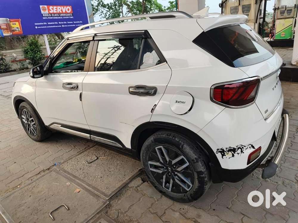 Hyundai Venue 2022 Petrol Well Maintained
