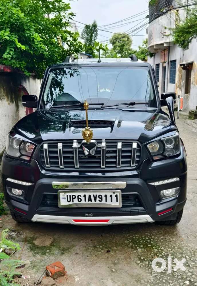 Mahindra Scorpio S11