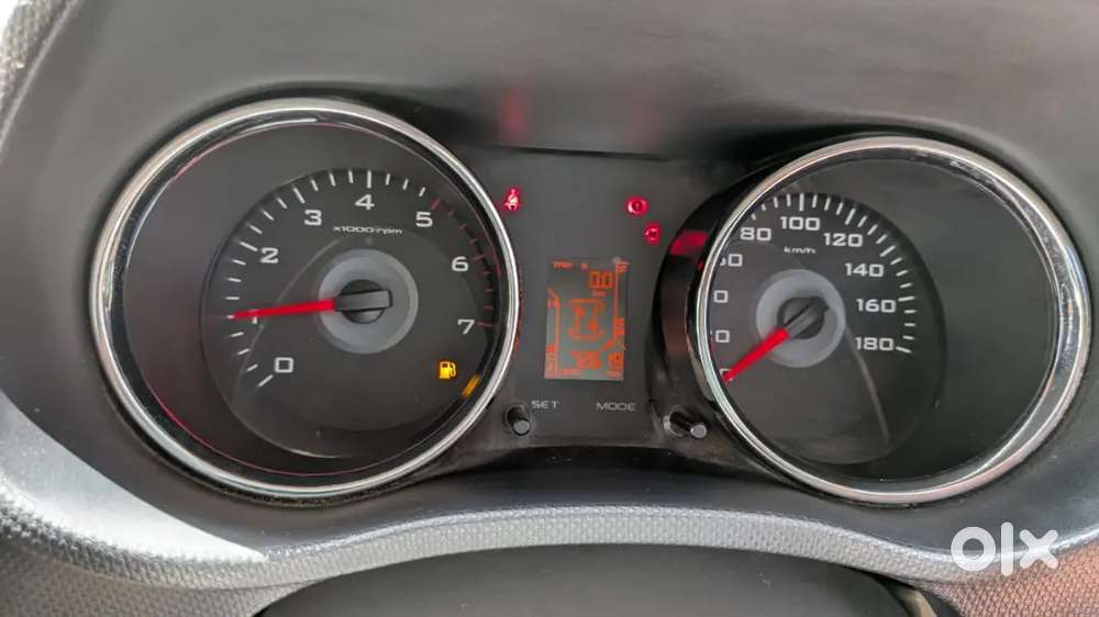 Mahindra Tuv 300 10 Diesel Amt