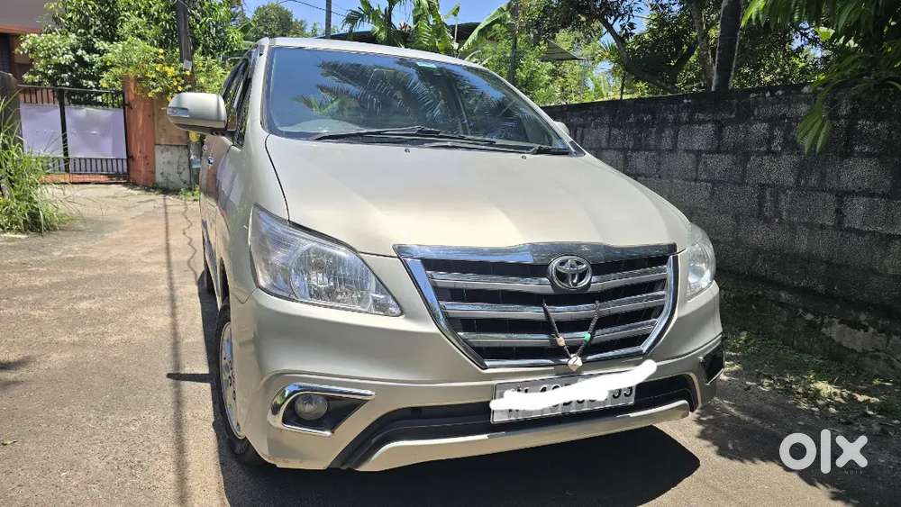 Toyota Innova 2.5 V 2012