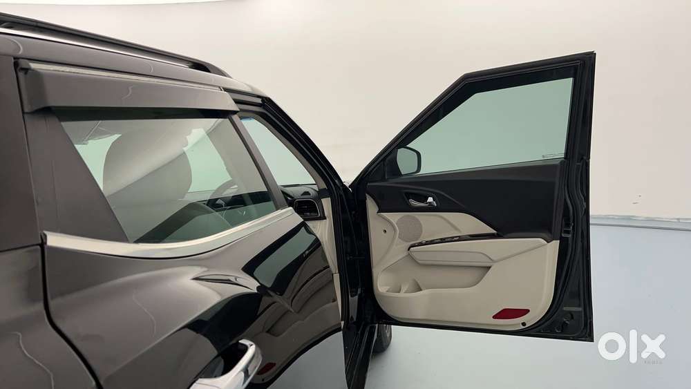 Mahindra Xuv300 W8 Option Diesel, 2023, Diesel