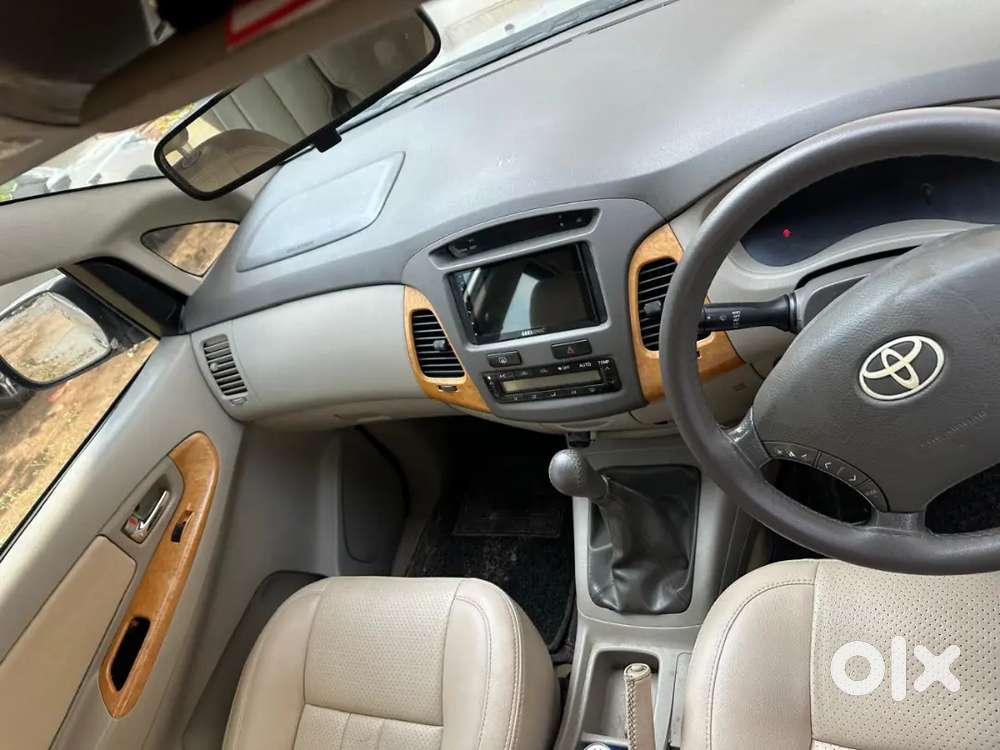 Toyota Innova Diesel 2.5 V 7 Str 2010
