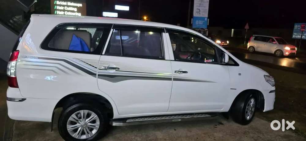 Toyota Innova 2015 Diesel 205000 Km Driven.haryana Registration