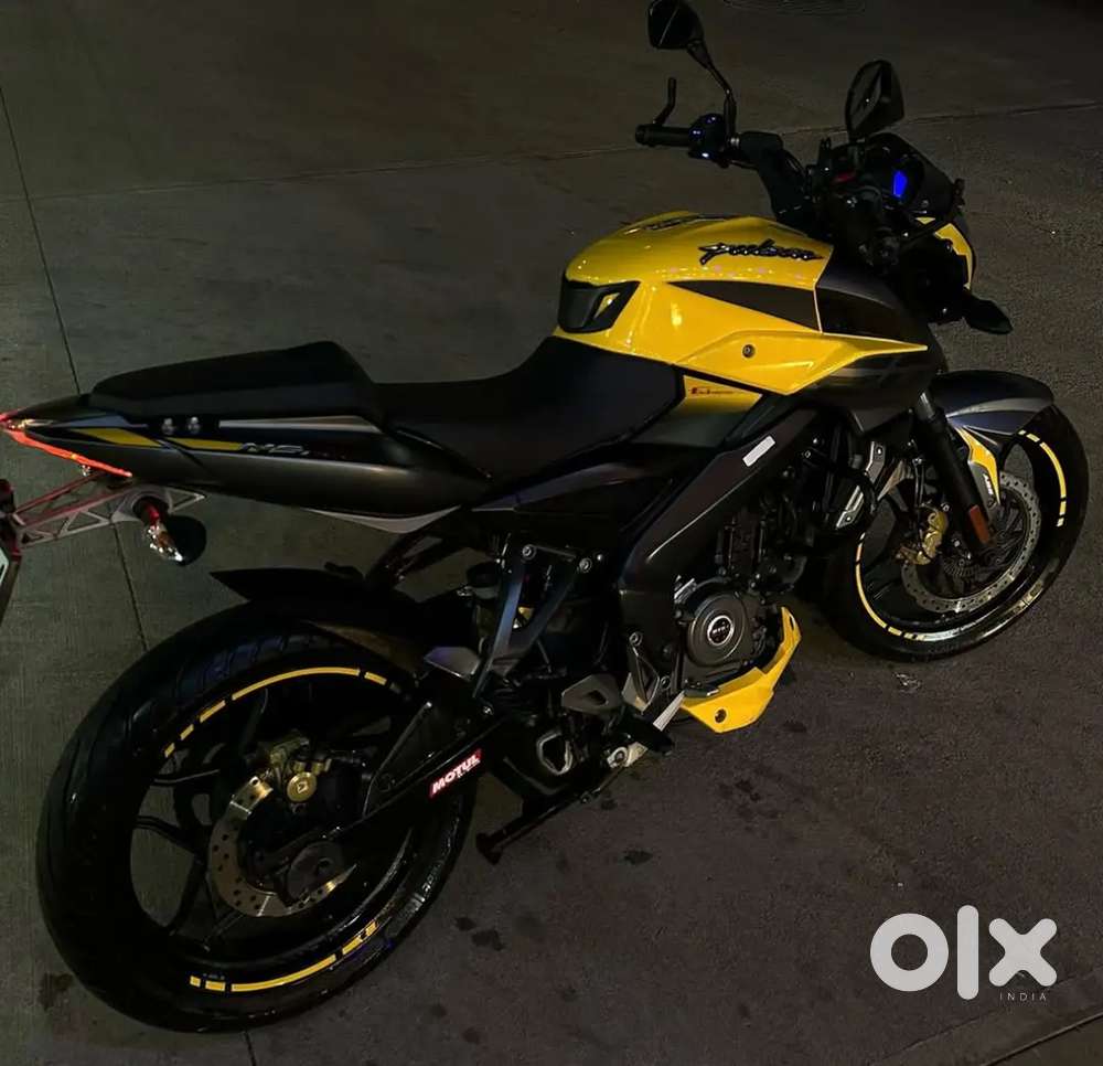 Bajaj Pulsar Ns 200 Rs Price Ns 200 Bs6 Yellow Colour 200 Price