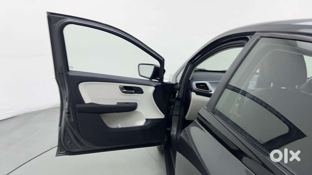 Tata Altroz Xz, 2022, Petrol