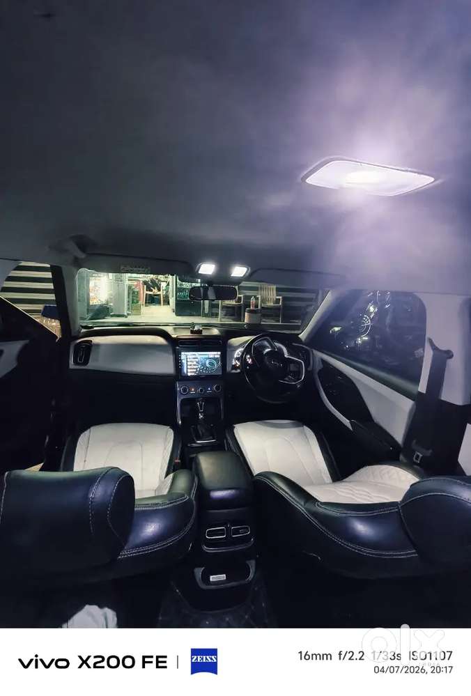 With 17 Inch Allow Wheels Automatic Side Glass Music System