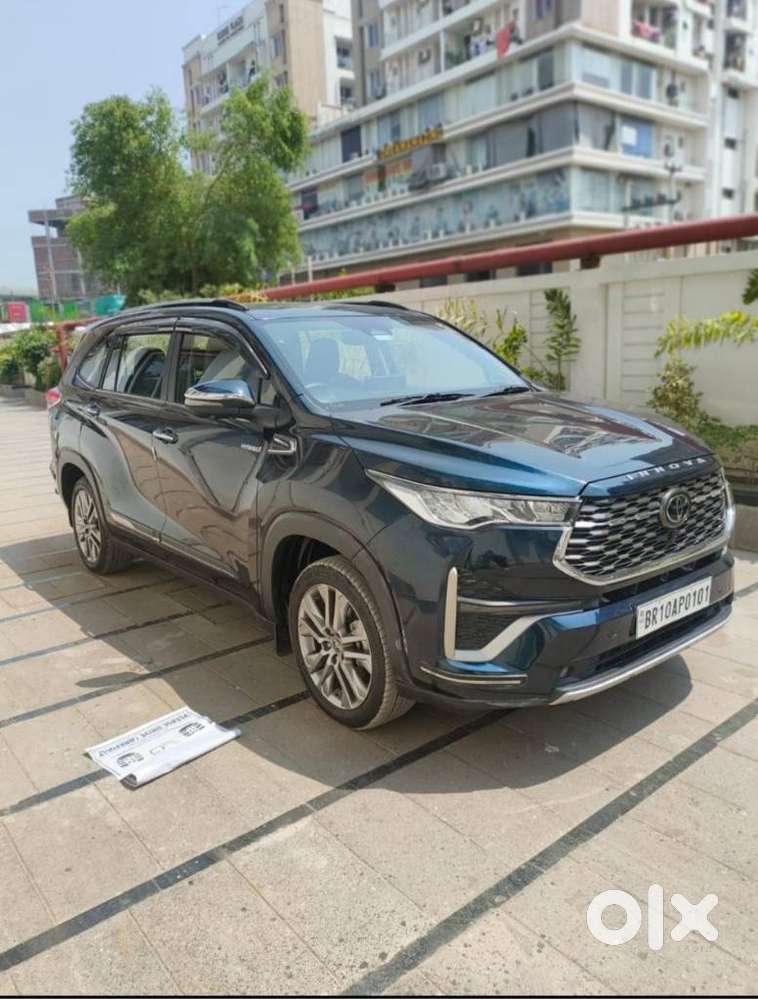 Toyota Innova Hycross 2.0 Zx (o) Hybrid 7 Str, 2023, Petrol