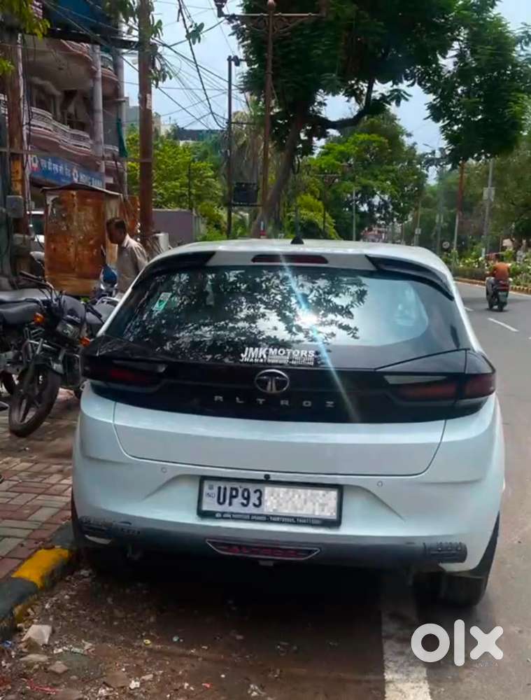 Tata Altroz 2025 Petrol 7500 Km Driven