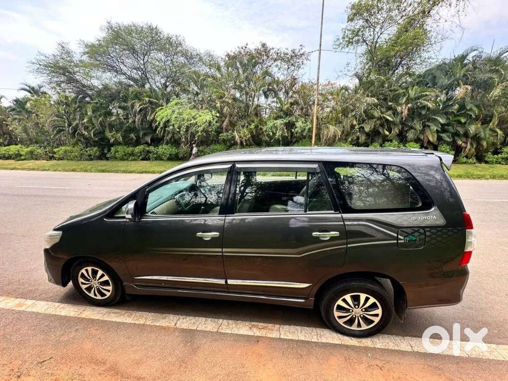 Toyota Innova 2.5 Zx 7 Str Bs-iv, 2015, Diesel