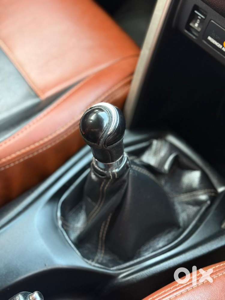 Toyota Innova Crysta 2.4 V, 2016, Diesel