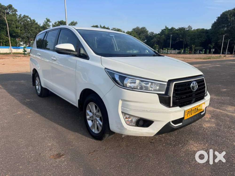 Toyota Innova Crysta 2.4 G Mt, 2023, Diesel