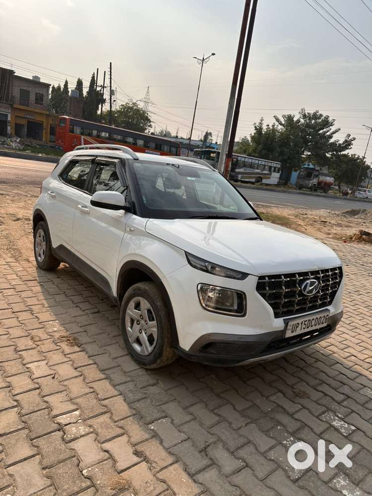 Hyundai Venue Petrol Manual 2019