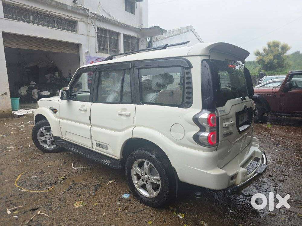 Mahindra Scorpio S10 8 Seater, 2017, Diesel