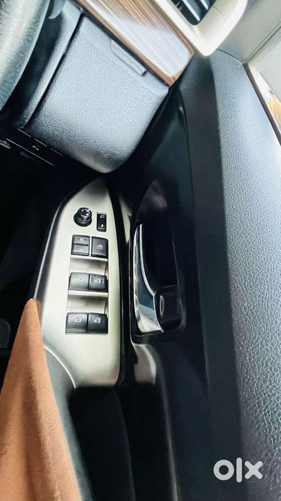 Toyota Innova Crysta 2.8z Automatic, 2017, Diesel