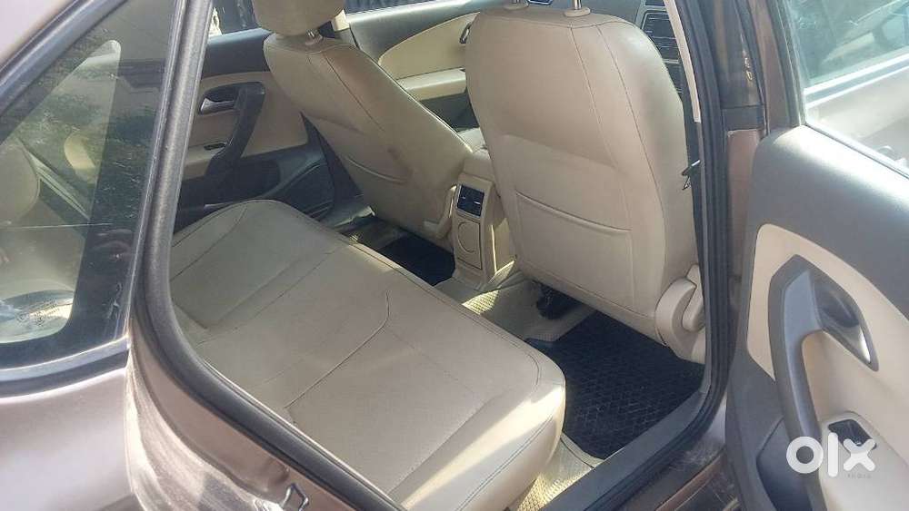 Volkswagen Vento Celeste 1.6 Highline, 2016, Petrol