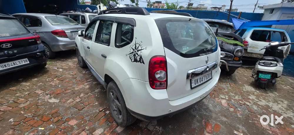 Renault Duster 2015 Petrol Manual 3rd Owner