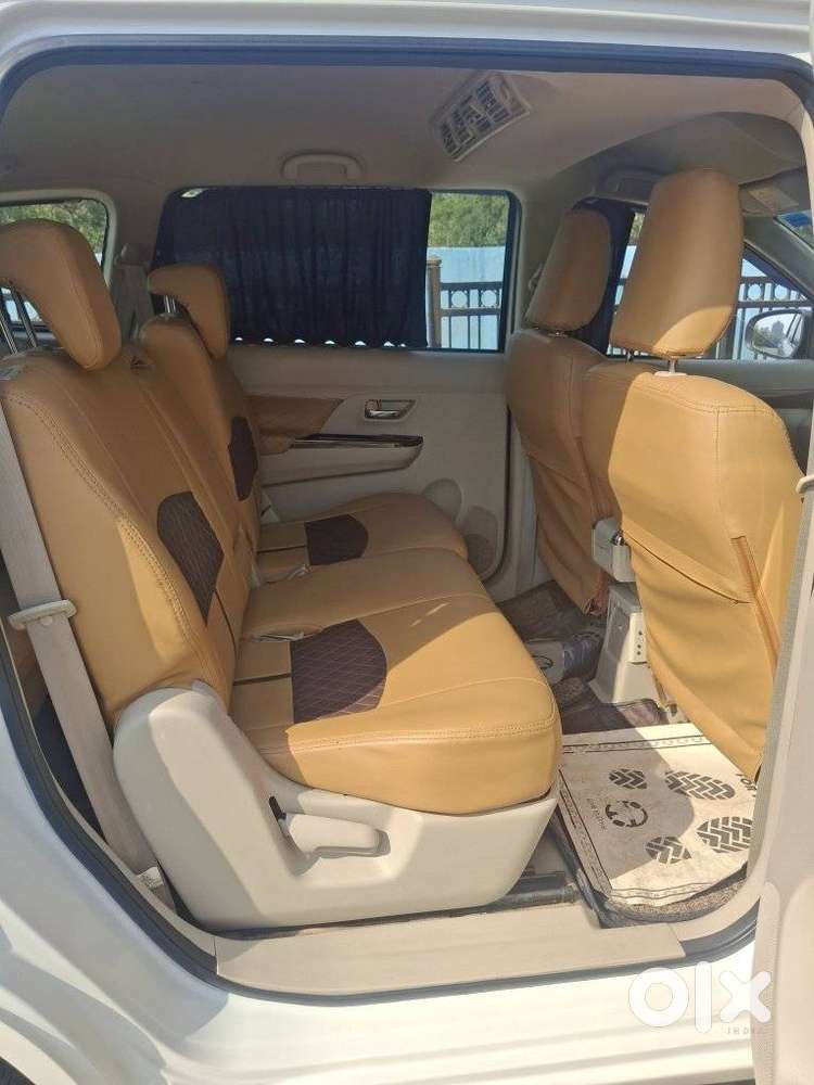 Maruti Suzuki Ertiga Vxi At Petrol, 2022, Petrol