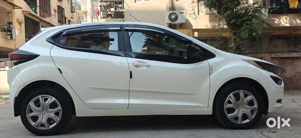 Tata Altroz 1.2 Xm Plus, 2024, Cng & Hybrids